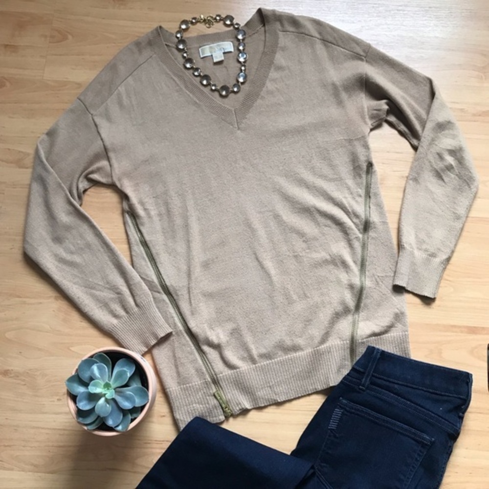 V-neck sweater with side zips